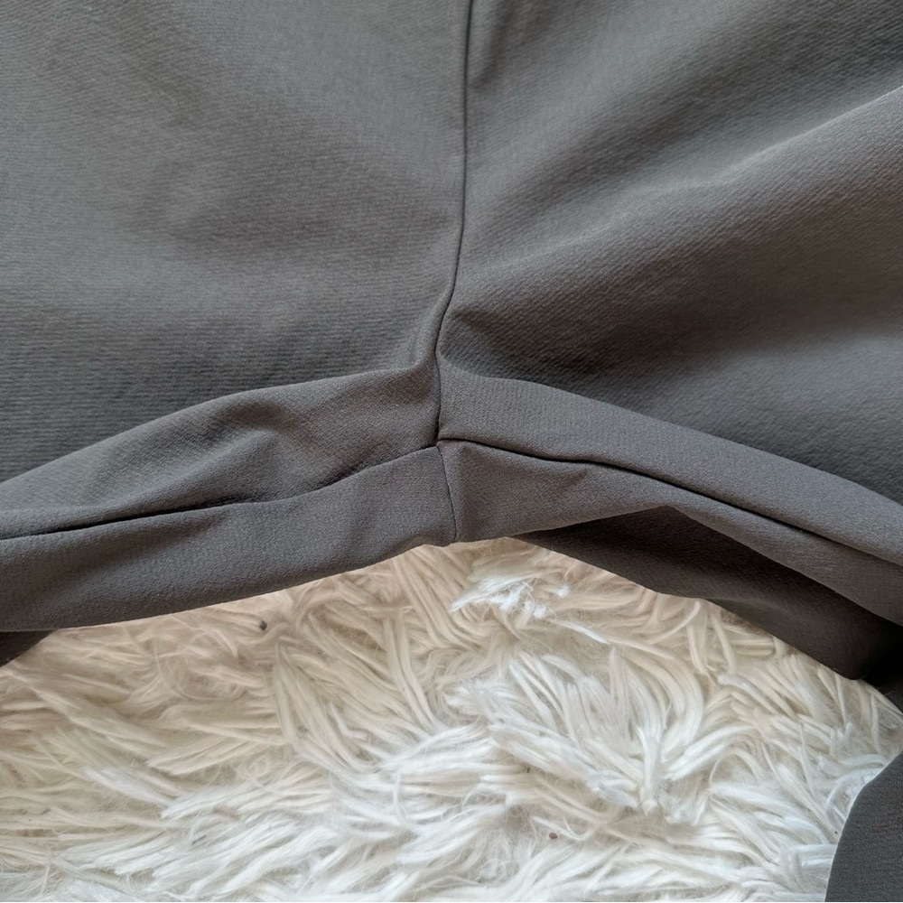 Athleta Wander Slim Straight Crop Pant Gray Size 6 - Picture 7 of 12